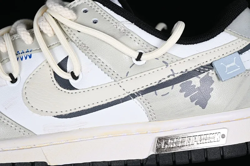 All Categories Nk SB Dunk Series Nk SB Dunk Low Low-top sneakers Customized large box Nk Dunk Low Panda Prank-Love Little Magic Card SB strap low-top casual sneakers DD1391-100